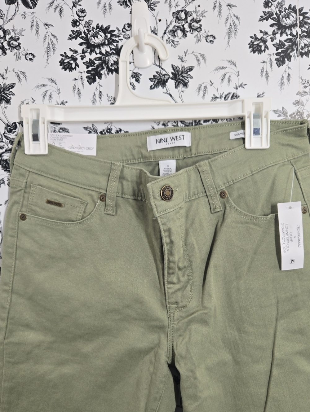 Nine West Olive Green Size 4